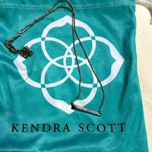 Kendra Scott necklace